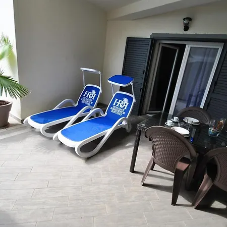 Moderne Ferienwohnung Nah Am Mit Pool In * Orosei